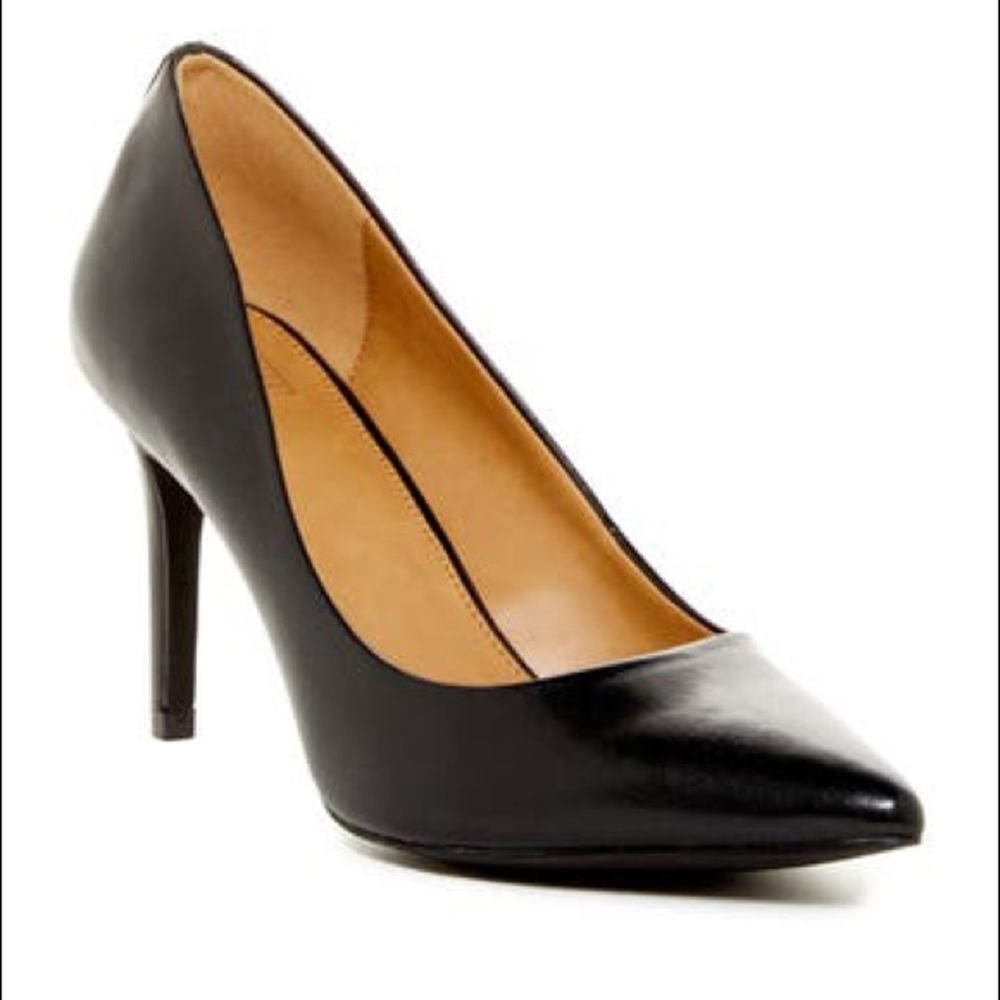 **SOLD*** & Union Maty Pointed Toe Pump